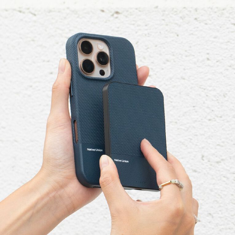 Native Union (Re)Classic Magnetic Power Bank 5K - Navy, , hi-res