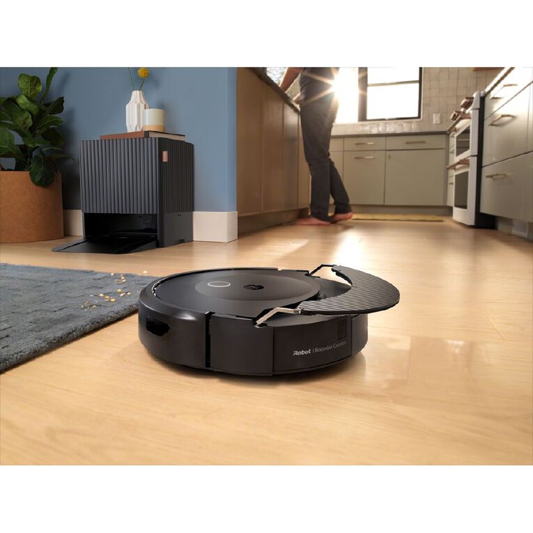 iRobot Roomba Combo 10 Max robot + AutoWash dock, , hi-res