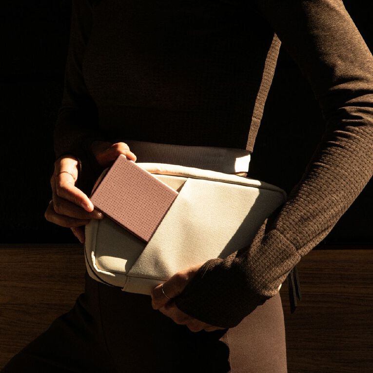 Native Union Active Magnetic Power Bank 5K - Apricot, , hi-res