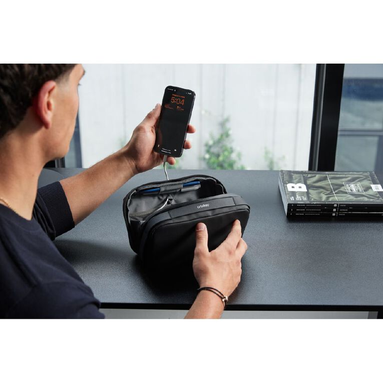 Orbitkey 2-in-1 Tech Pouch - Black, , hi-res