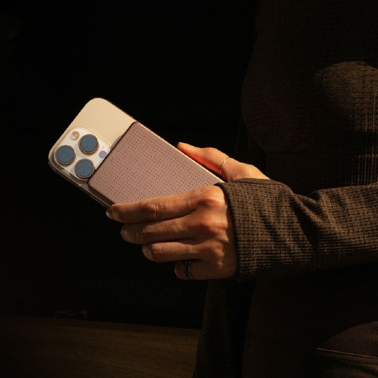 Native Union Active Magnetic Power Bank 5K - Apricot, , hi-res