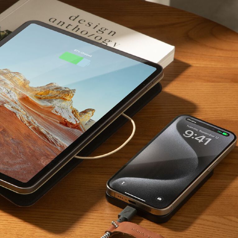 Native Union (Re)Classic Magnetic Power Bank 5K - Black, , hi-res